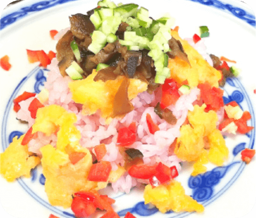 そのままでも。 水・炭酸・牛乳・豆乳で割っても。 アイスでも、ホットでも。